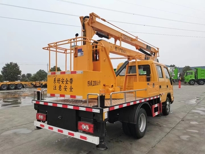 13米曲臂高空作業(yè)車與救護(hù)車市場參考價格分析