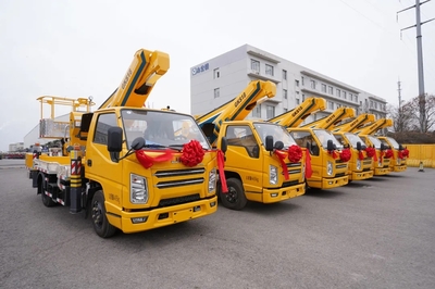 徐工隨車吊藍(lán)牌高空作業(yè)車云貴區(qū)域斬獲千萬訂單，高空作業(yè)領(lǐng)域再添利器